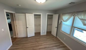 92 Woodland Dr, Aberdeen, NJ 07735