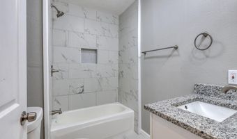 707 W Lamar St, Alvord, TX 76225