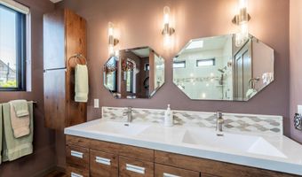 1342 11TH St, Bandon, OR 97411