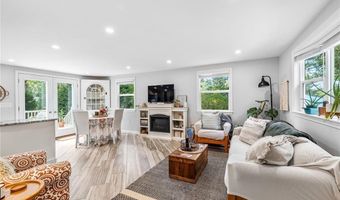 93 Burdickville Rd, Charlestown, RI 02813