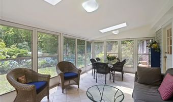 30 Stone Ridge Dr, East Greenwich, RI 02818