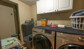 12 Lambert Ave, Augusta, ME 04330