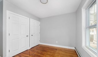 35 Central St, Lincoln, RI 02838
