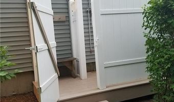 17 Melbourne Dr, Narragansett, RI 02882