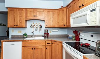 111 Sandburg Ct, Ames, IA 50014