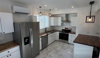 57 Gould St, Newport, RI 02840