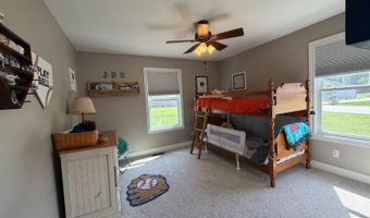 102 Shale Ct, Batesville, IN 47006