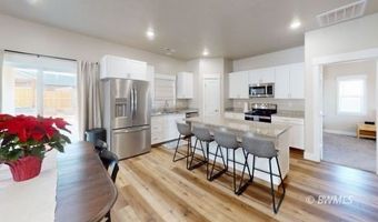 1015 E Canyon Dr, Big Water, UT 84741