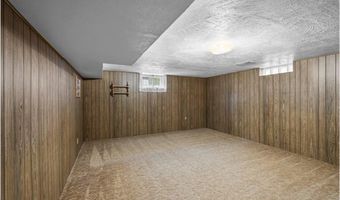 3945 8th Ave NW, Anoka, MN 55303