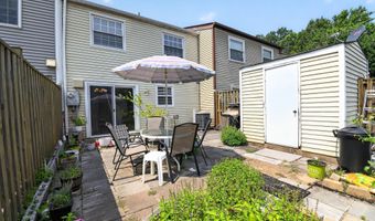 8307 PONDSIDE Ter, Alexandria, VA 22309