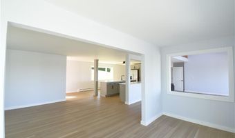 32 J H Dwyer Dr, Middletown, RI 02842