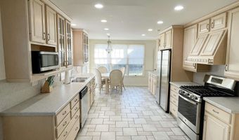198 40th St, Avalon, NJ 08202
