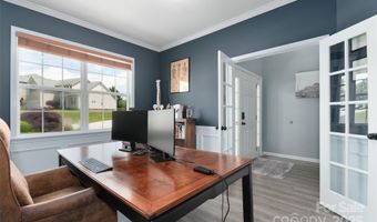 8 Secrest Dr, Arden, NC 28704