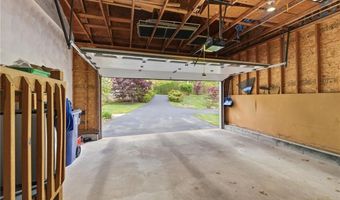 130 Village Hill Ln, North Kingstown, RI 02852