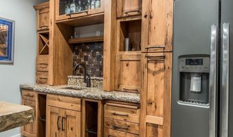 2824 E Sunflower Cir, Brandon, SD 57005