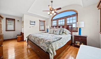 16 Gibbs Rd, Amity Harbor, NY 11701