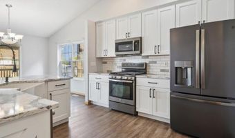 1415 Deerfield Dr, North Liberty, IA 52317