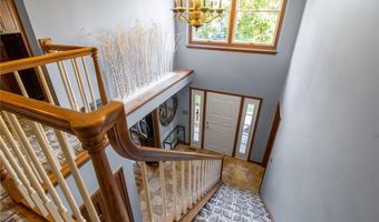 7 Shalamar Ct, Amherst, NY 14068
