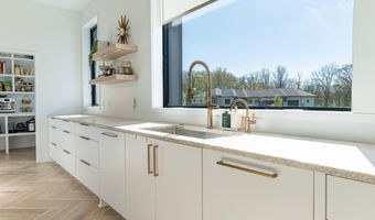 5044 Hickory Pointe Woods SE, Ada, MI 49301
