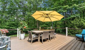 9 Cherry Ln, Bedford, NH 03110