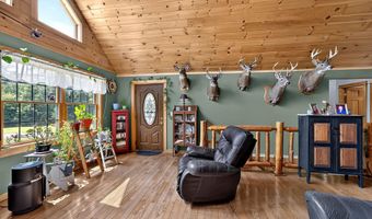 625 Mcgrath Pond Rd, Belgrade, ME 04917