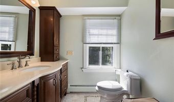 107 Old Beach Rd 2, Newport, RI 02840