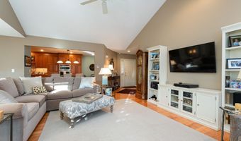 14 Pebble Beach Dr, Bedford, NH 03110