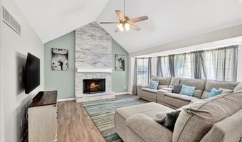 1316 Red Oak Plantation Dr, Ballwin, MO 63021