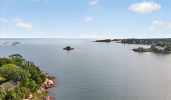284 Shore Dr, Branford, CT 06405