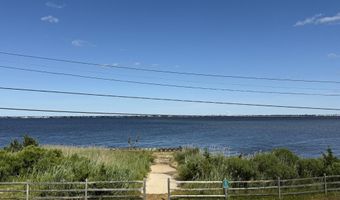 51 Good Luck Dr, Bayville, NJ 08721