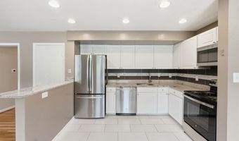 5003 SENTINEL Dr 22, Bethesda, MD 20816