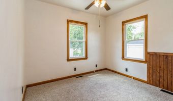 305 6th St, Adair, IA 50002