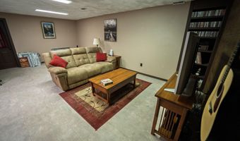 24352 State Highway Ee, Aurora, MO 65605