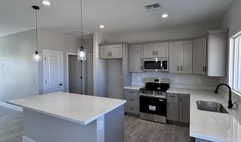 13575 S SILENT Rd, Arizona City, AZ 85123