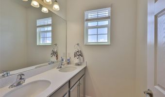 6215 VOYAGERS Pl, Apollo Beach, FL 33572
