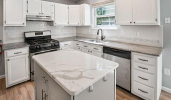 4 BROMLEY Ct, Atco, NJ 08004