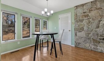 3 Newfield Ct, Ballwin, MO 63011