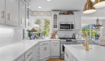 322 Indian Ave, Middletown, RI 02842