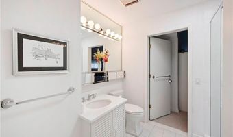 275 Boston Neck Rd, Narragansett, RI 02882