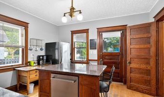 415 E SPRING St, Appleton, WI 54911