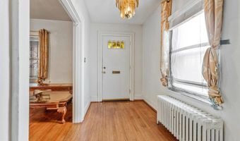 921 48TH St NE, Washington, DC 20019