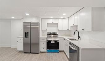 1575 MIDDLE Rd, East Greenwich, RI 02818