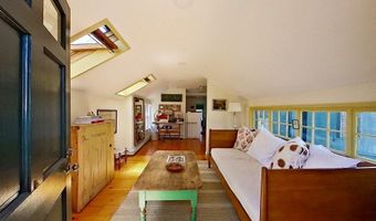 12 Sherman St, Newport, RI 02840