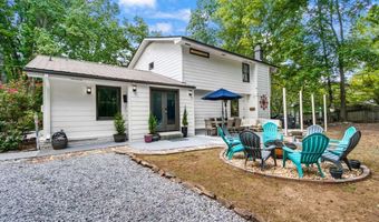 813 Lakeshore Dr, Berkeley Lake, GA 30096