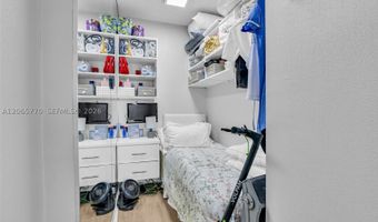 2000 Island Blvd 2006, Aventura, FL 33160