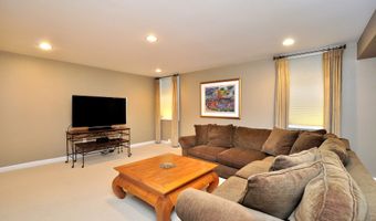 11 Templeton Ct 11, Avon, CT 06001