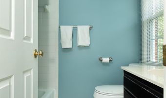 8809 SAUNDERS Ln, Bethesda, MD 20817