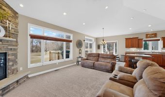 1442 30th St NW, Austin, MN 55912