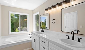 12576 NW MAPLECREST Way, Banks, OR 97106