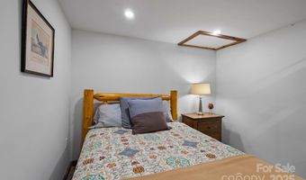200 Aurora Dr, Asheville, NC 28805